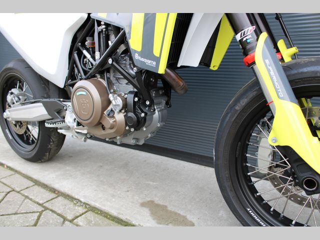 husqvarna - 701-supermoto