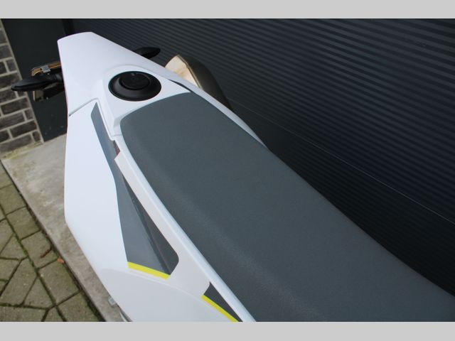 husqvarna - 701-supermoto