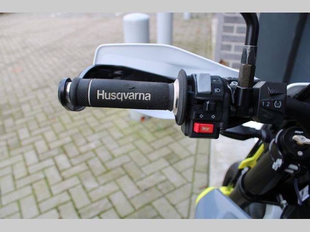 husqvarna - 701-supermoto