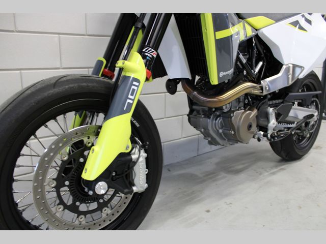 husqvarna - 701-supermoto