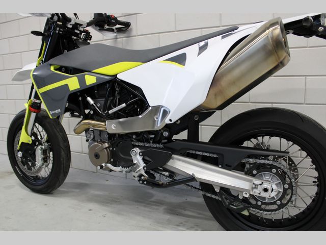 husqvarna - 701-supermoto