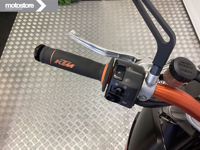 ktm - 690-duke