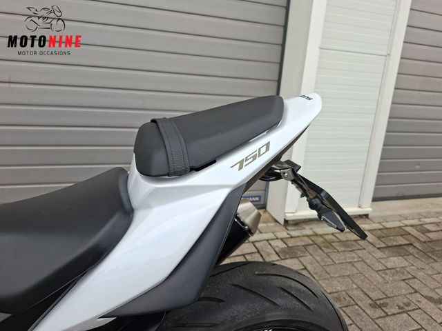 suzuki - gsr-750-a