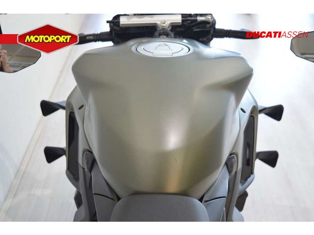 ducati - streetfighter-v2