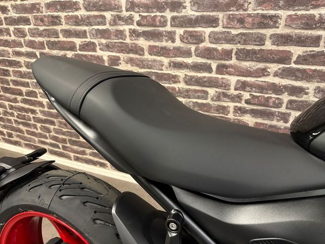 triumph - trident-660-triple-tribute-edition