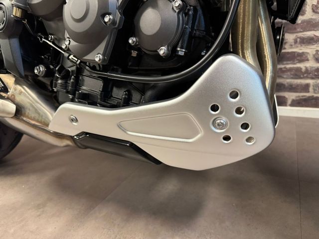 triumph - trident-660-triple-tribute-edition