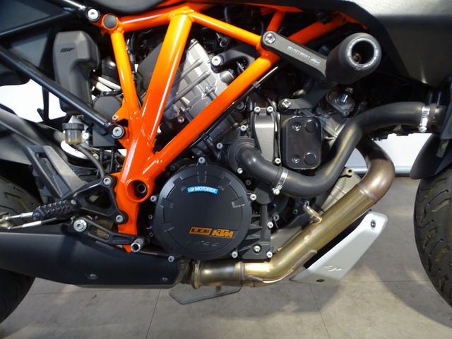 ktm - 1290-super-duke-gt