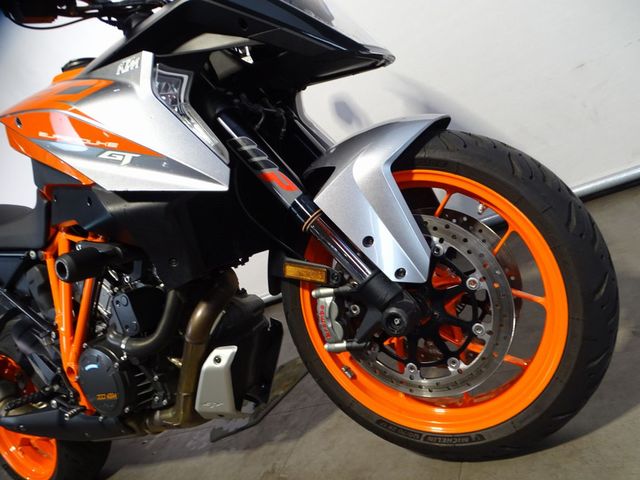 ktm - 1290-super-duke-gt