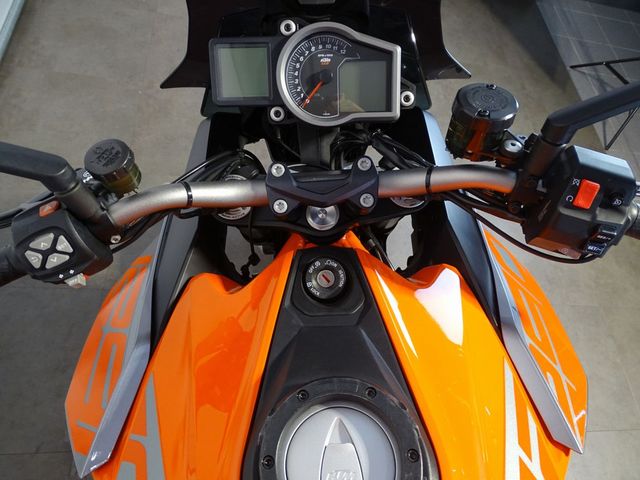 ktm - 1290-super-duke-gt