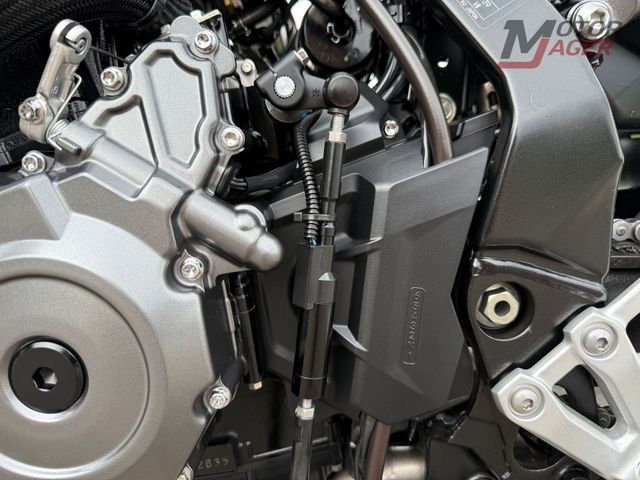 suzuki - gsx-8s
