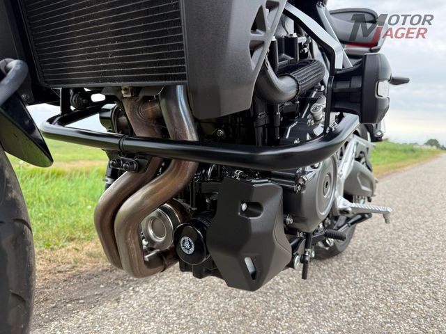suzuki - gsx-8s