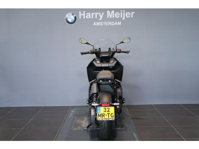bmw - ce-04