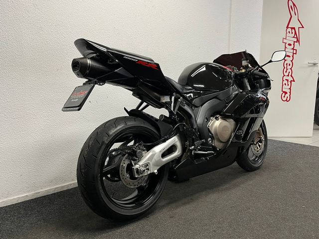 honda - cbr-1000-rr-fireblade