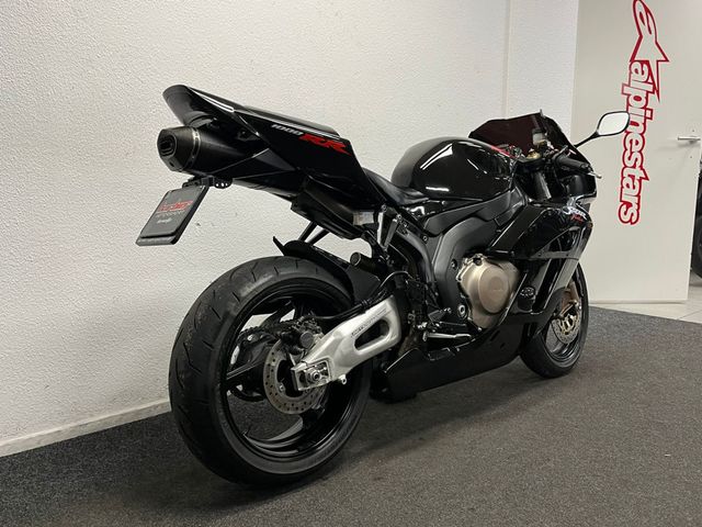 honda - cbr-1000-rr-fireblade