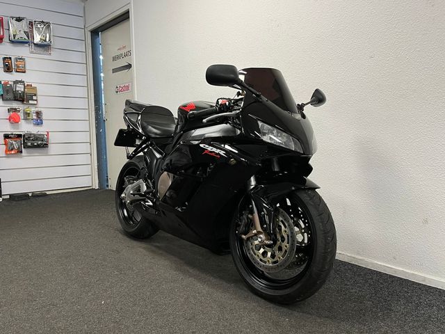 honda - cbr-1000-rr-fireblade