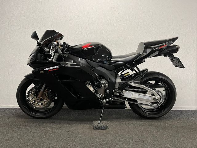 honda - cbr-1000-rr-fireblade