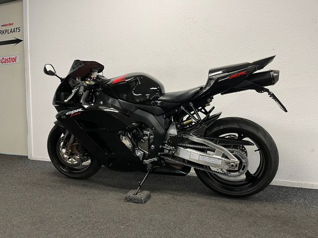 honda - cbr-1000-rr-fireblade
