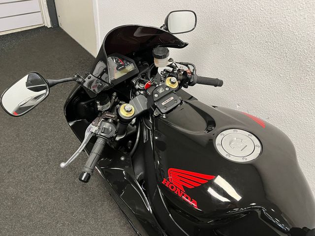 honda - cbr-1000-rr-fireblade