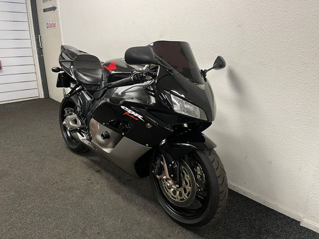 honda - cbr-1000-rr-fireblade