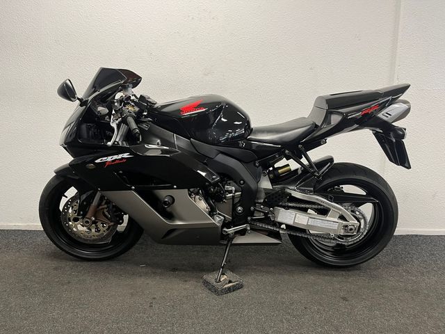 honda - cbr-1000-rr-fireblade