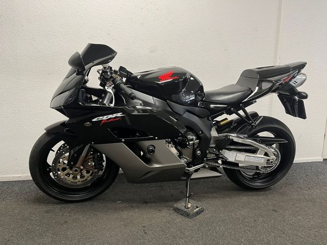 honda - cbr-1000-rr-fireblade