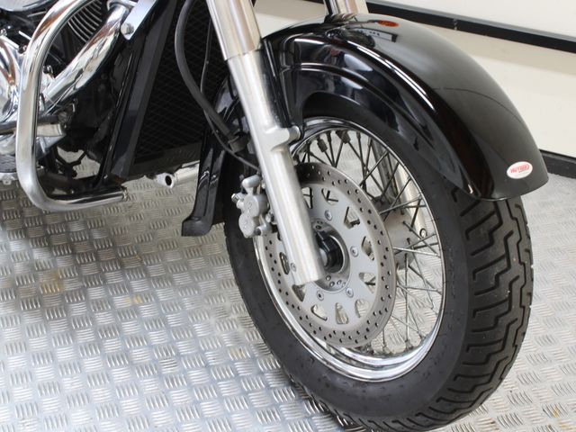 suzuki - intruder-c-800-classic