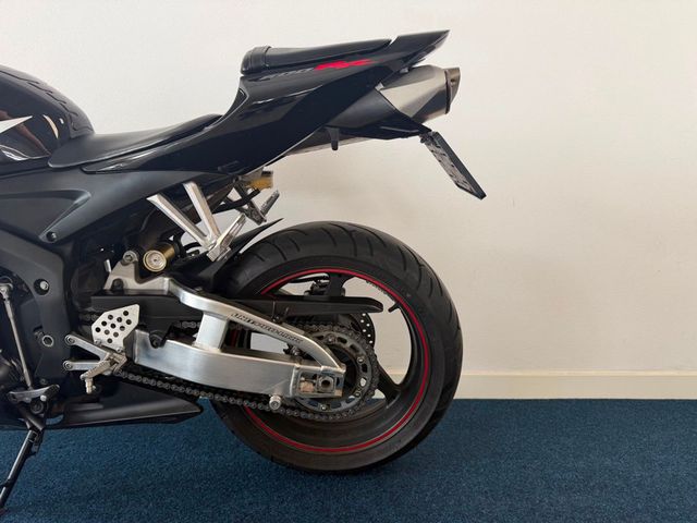 honda - cbr-1000-rr-fireblade