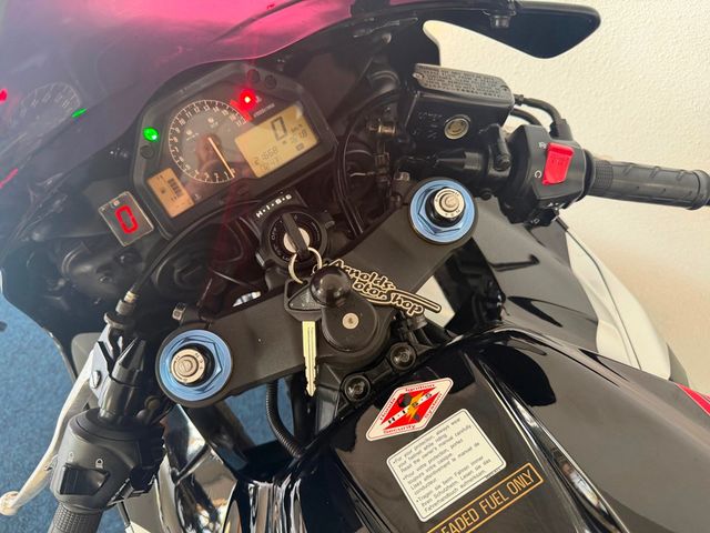 honda - cbr-1000-rr-fireblade