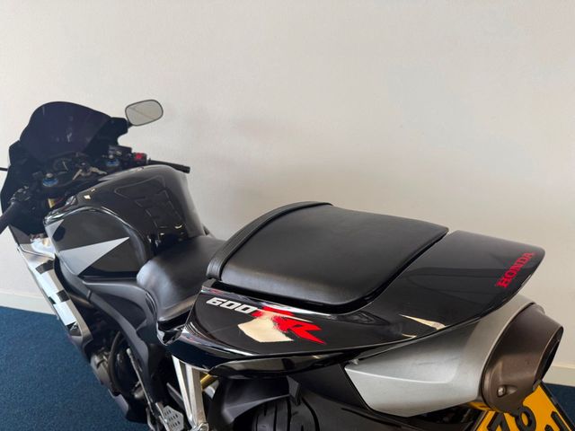 honda - cbr-1000-rr-fireblade