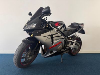 HONDA CBR 600 RR – foto 3