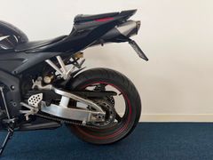 Honda Sport CBR 600 RR PC37 Facelift Black - Zilver - Edition 2005 occasion – foto 11 van 22