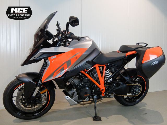 ktm - 1290-super-duke-gt