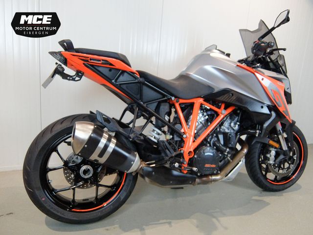ktm - 1290-super-duke-gt