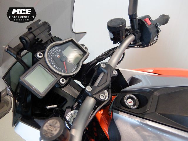ktm - 1290-super-duke-gt