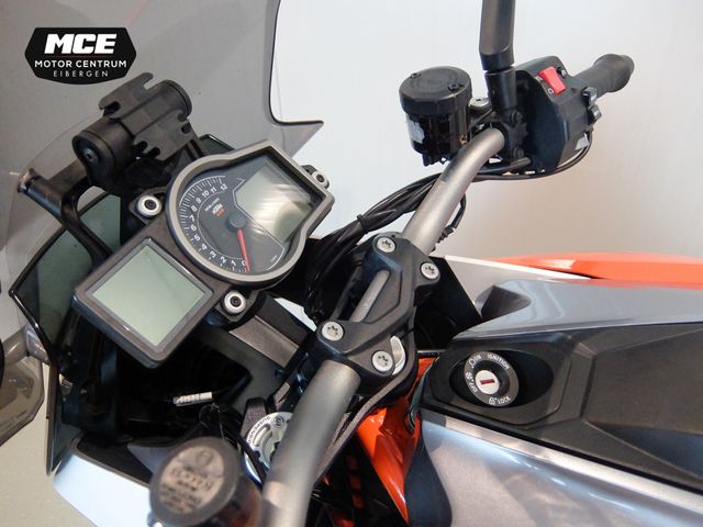 ktm - 1290-super-duke-gt