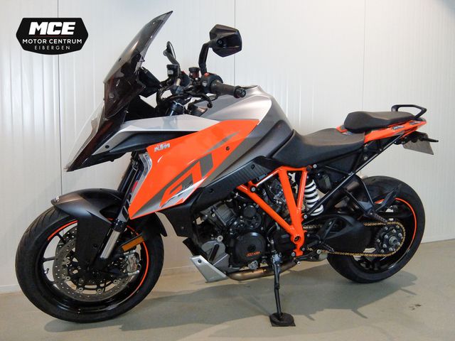 ktm - 1290-super-duke-gt