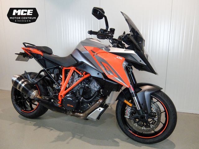 ktm - 1290-super-duke-gt