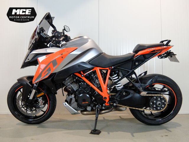 ktm - 1290-super-duke-gt