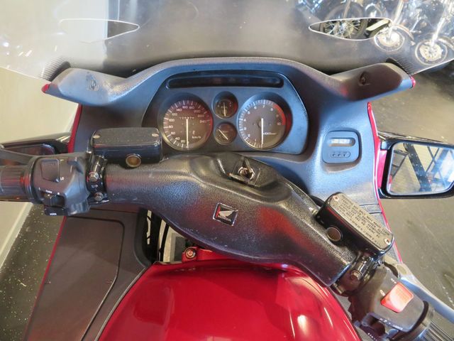 honda - st-1100-pan-european