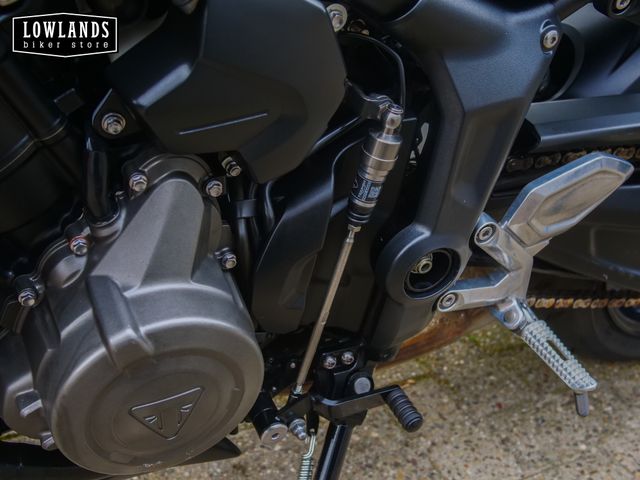 triumph - trident-660