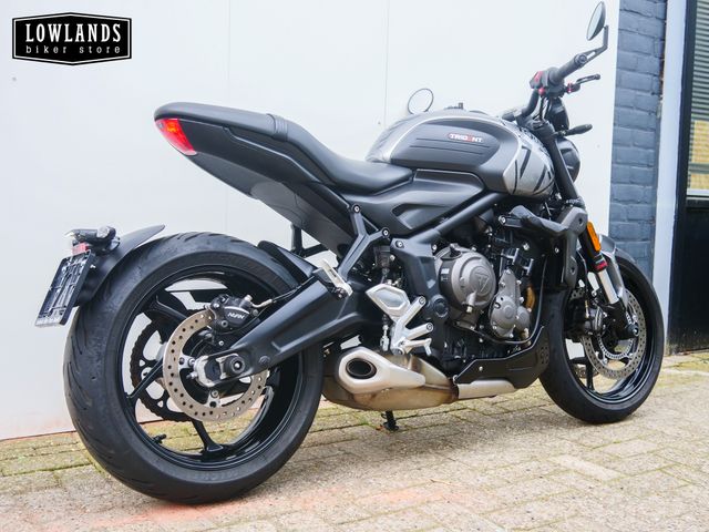 triumph - trident-660