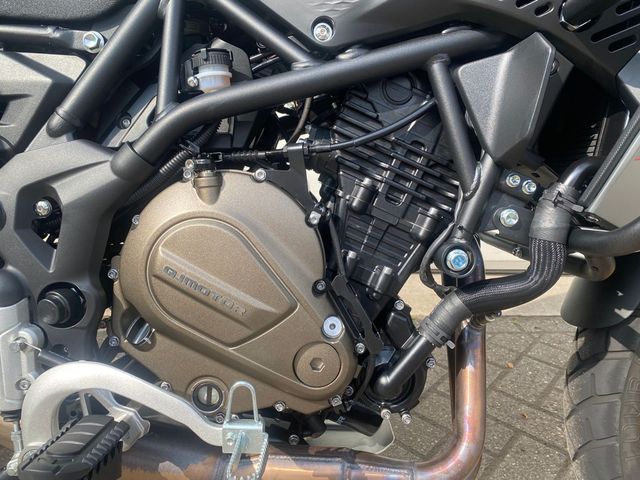 QJMOTOR - srt-700-sx-touring