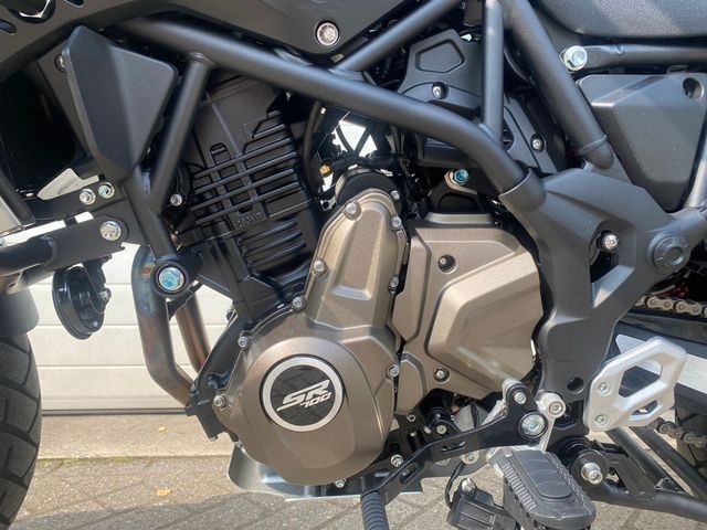 QJMOTOR - srt-700-sx-touring