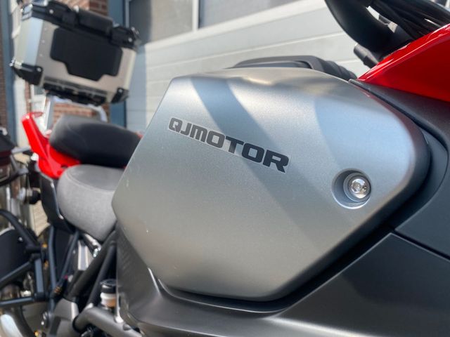 QJMOTOR - srt-700-sx-touring