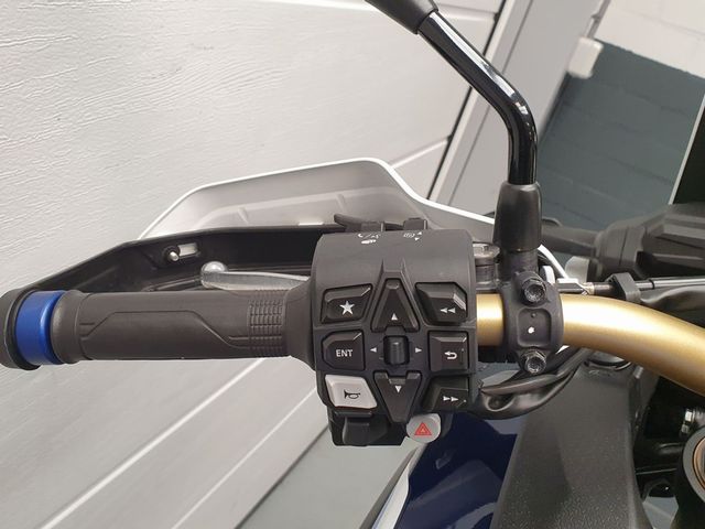 honda - crf-1100-l-africa-twin-adventure-sports