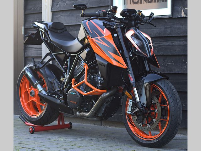 ktm - 1290-super-duke-r
