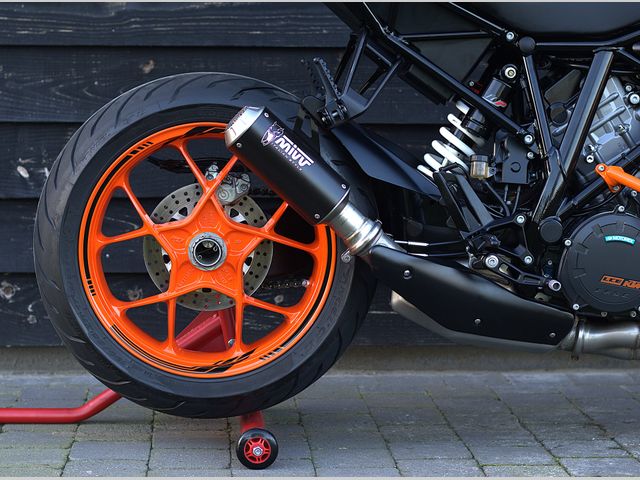 ktm - 1290-super-duke-r