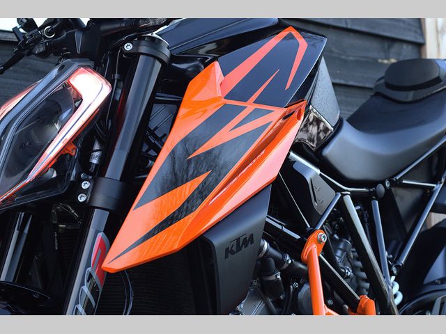 ktm - 1290-super-duke-r