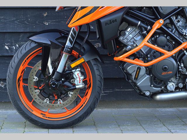 ktm - 1290-super-duke-r