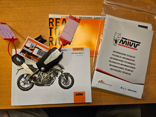 ktm - 1290-super-duke-r